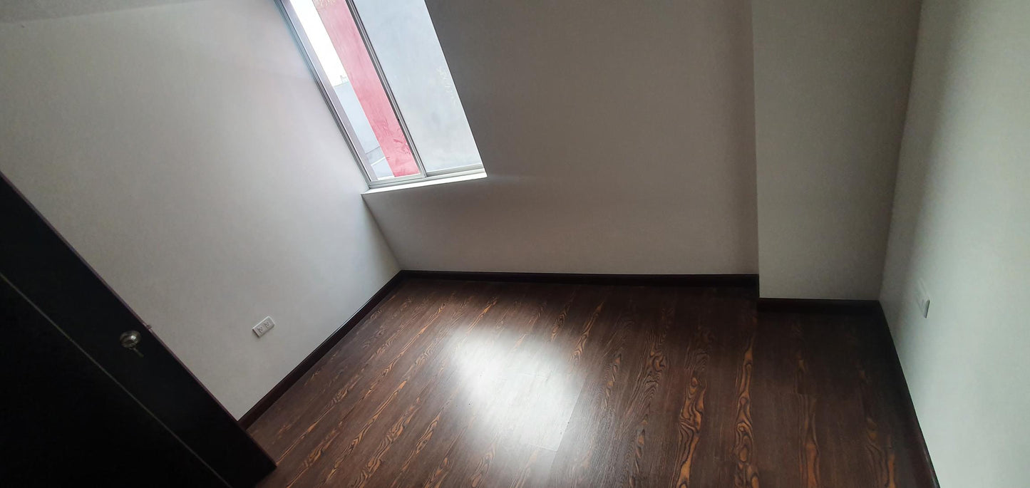 SE VENDE DEPARTAMENTO A ESTRENAR SECTOR SOLCA - CALLE NIELSEN