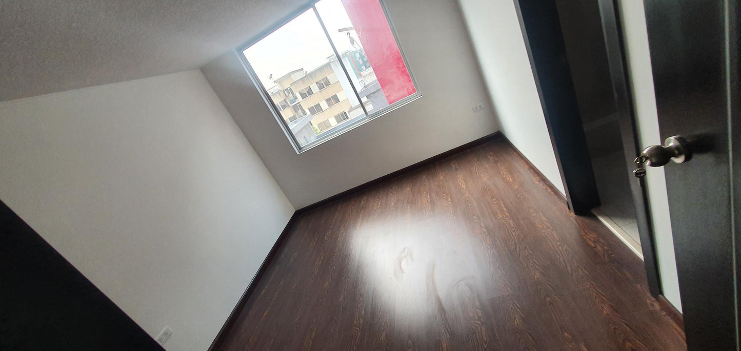 SE VENDE DEPARTAMENTO A ESTRENAR SECTOR SOLCA - CALLE NIELSEN