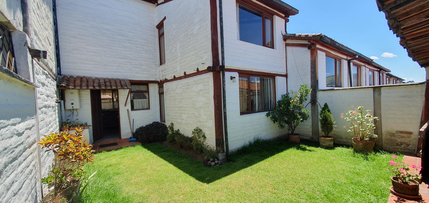 SE VENDE CASA EN LA PARROQUI DE SANGOLQUÍ, CANTÓN RUMIÑAHUI.