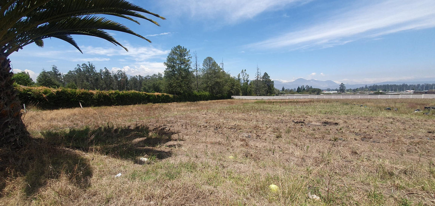 SE VENDE TERRENO EN EL QUINCHE