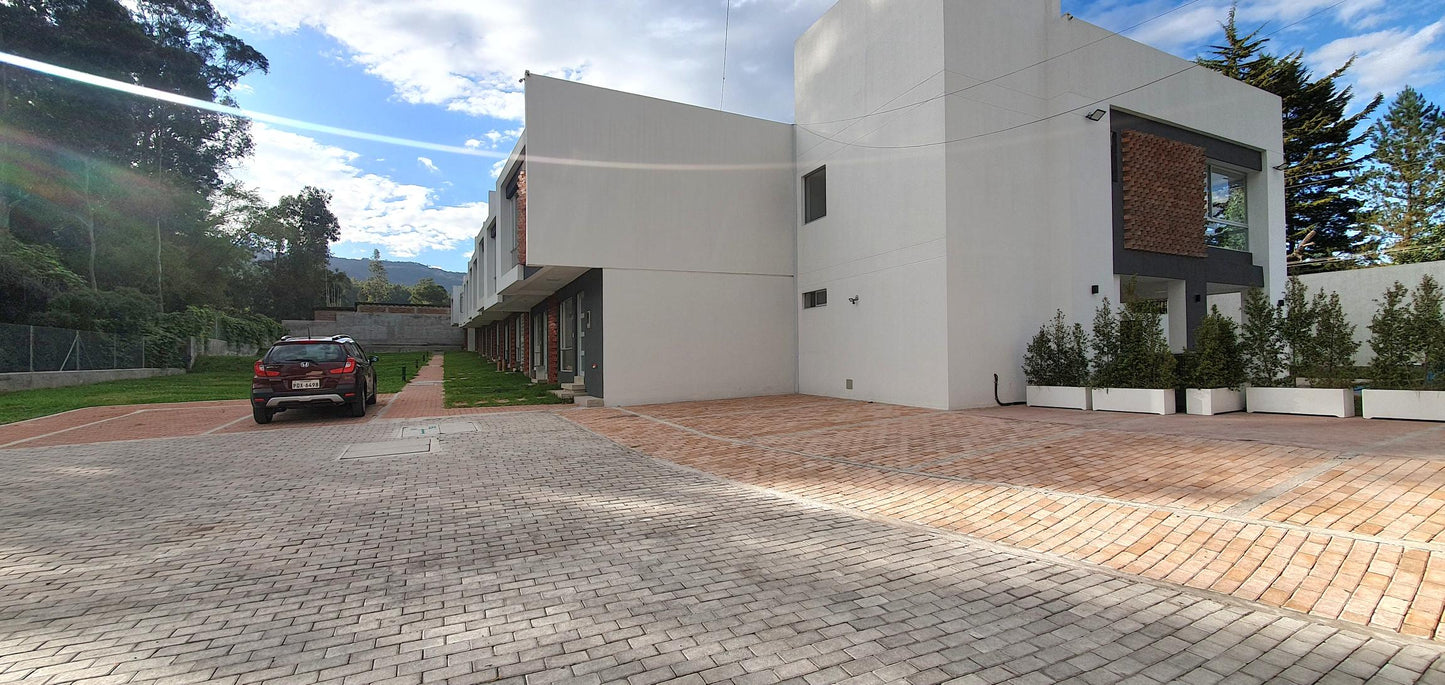 Se Vende Casa a Estrenar en Conocoto