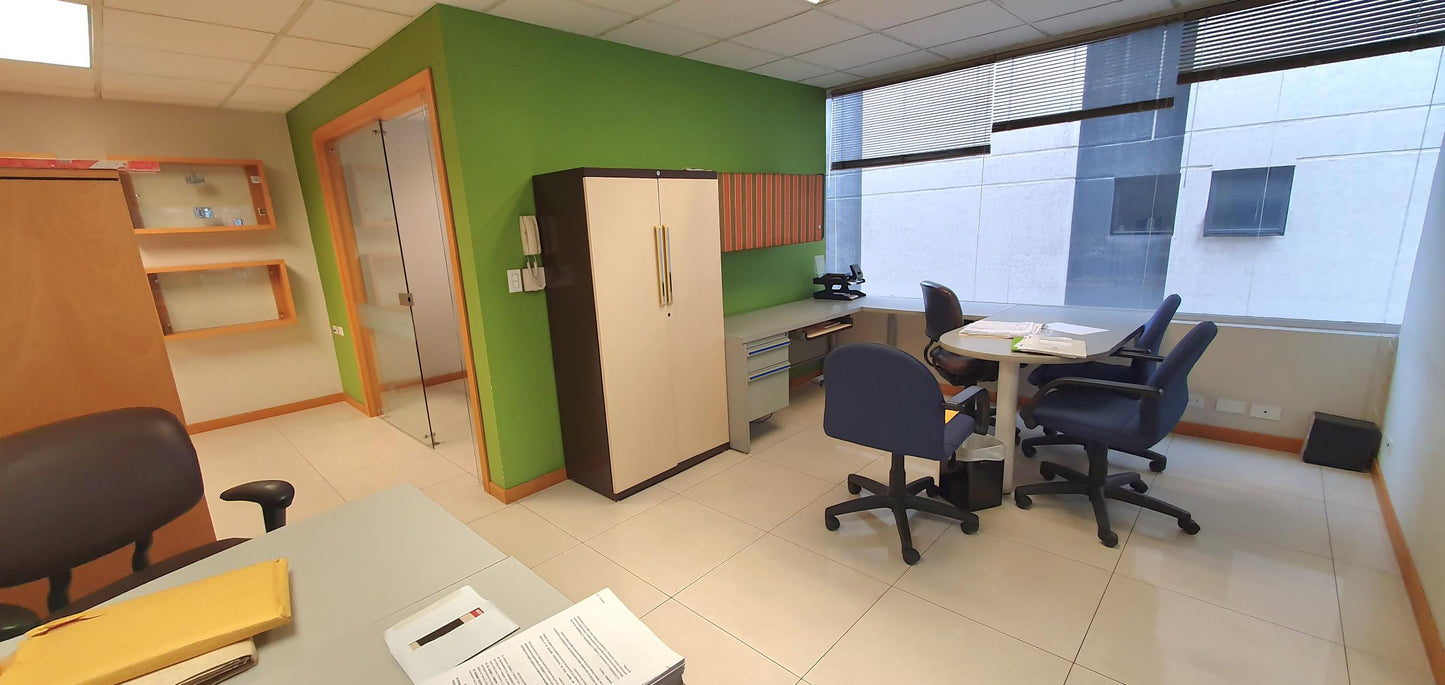 Se Vende Oficina Sector Megamaxi Av. 6 de Diciembre