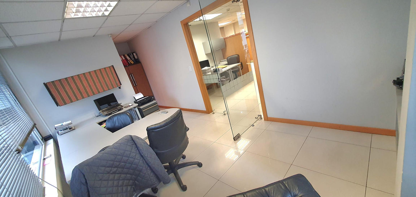 Se Vende Oficina Sector Megamaxi Av. 6 de Diciembre