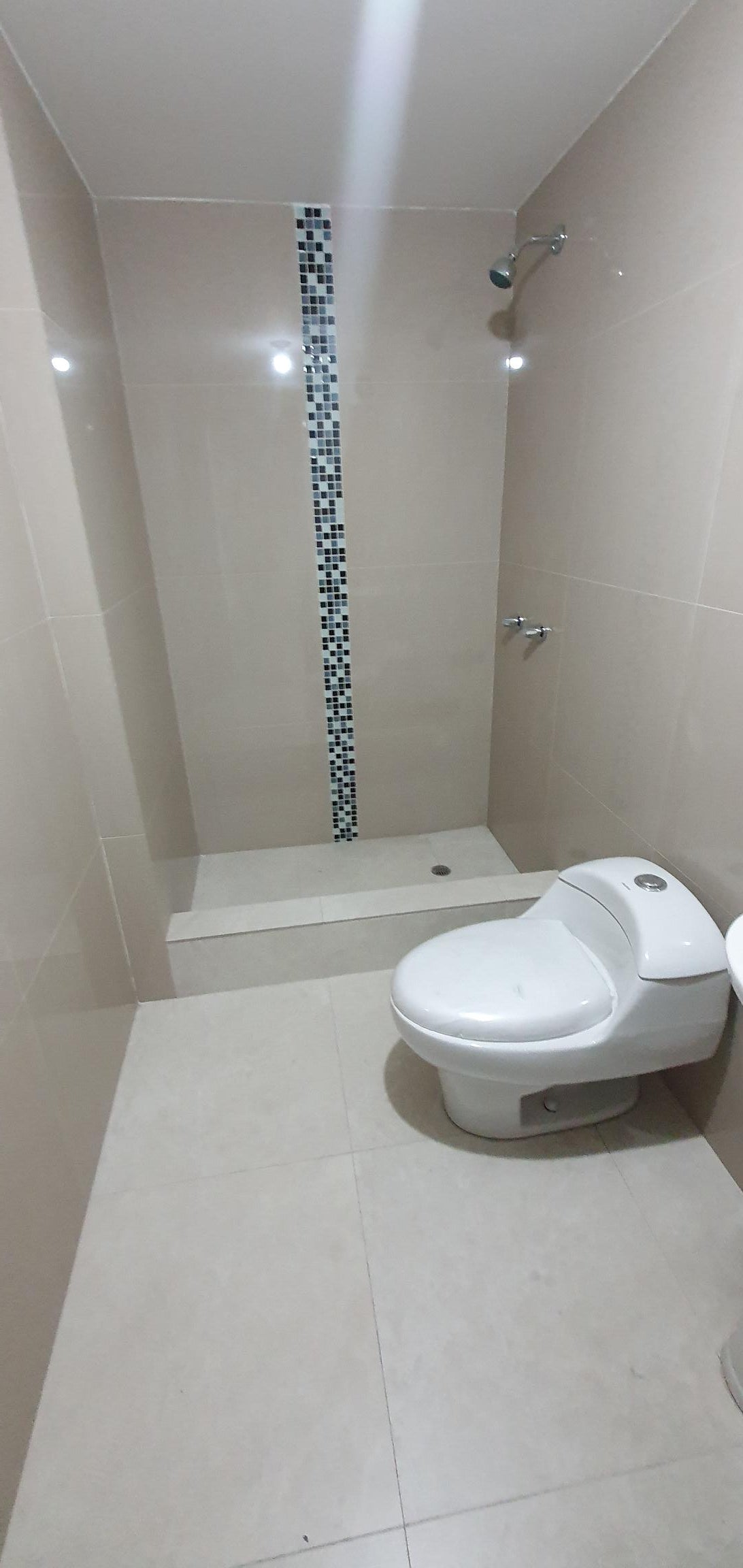 SE VENDE DEPARTAMENTO A ESTRENAR SECTOR SOLCA - CALLE NIELSEN