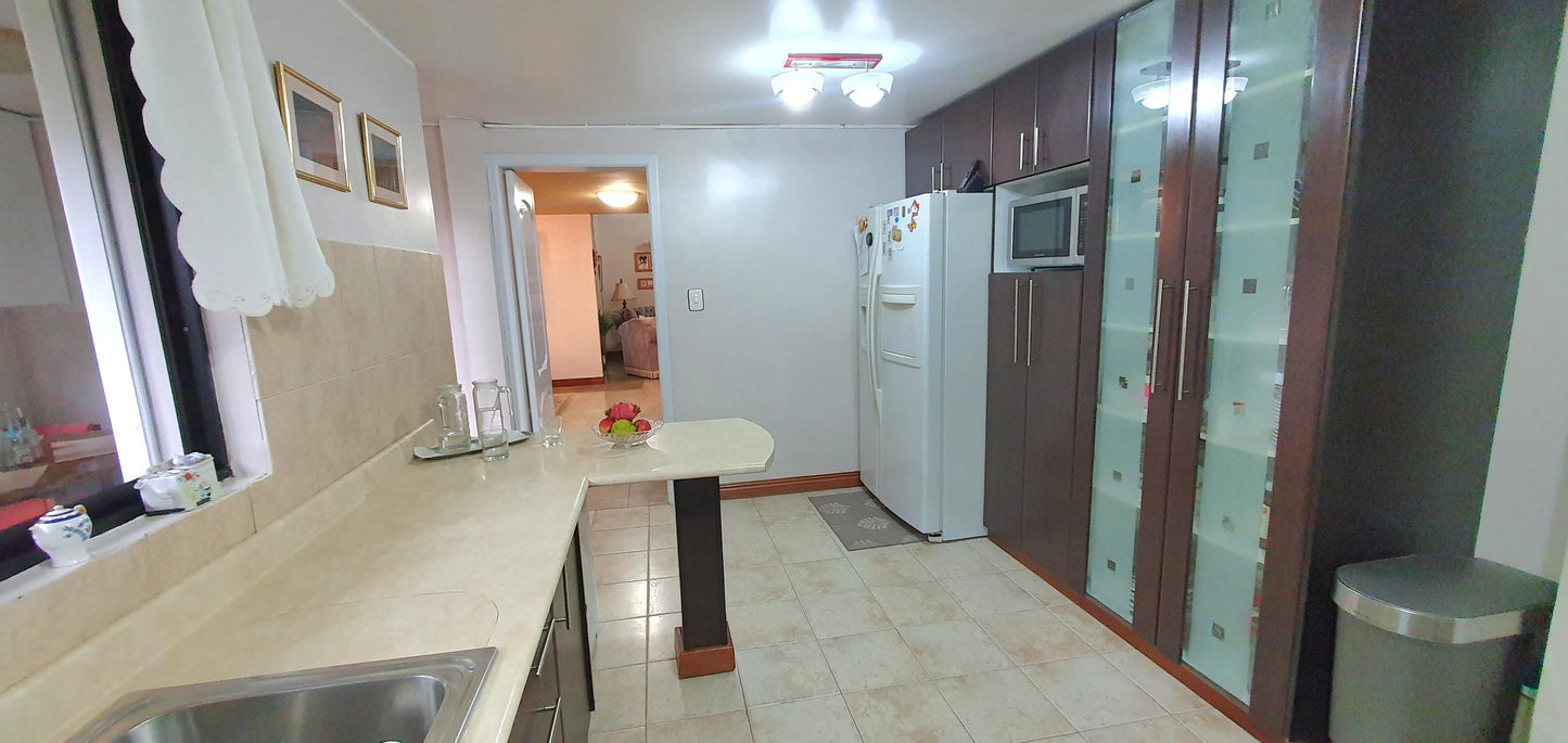 SE VENDE CASA EN TUMBACO