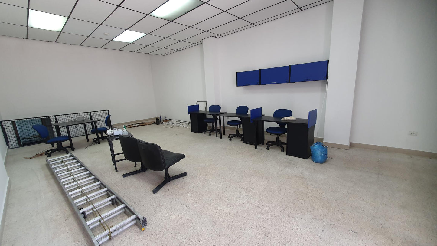 SE VENDE LOCAL COMERCIAL U OFICINA SECTOR AV. EL INCA Y AV. 10 DE AGOSTO.