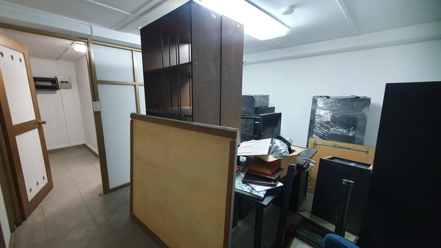SE ARRIENDA LOCAL COMERCIAL U OFICINA EN EL SECTOR SECTOR DE LA AV. EL INCA Y AV. 10 DE AGOSTO.