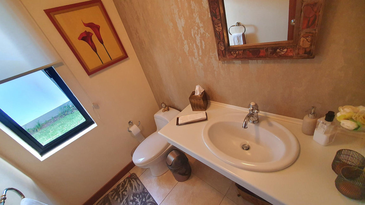 SE VENDE CASA DENTRO DE CONJUNTO EN CUMBAYA