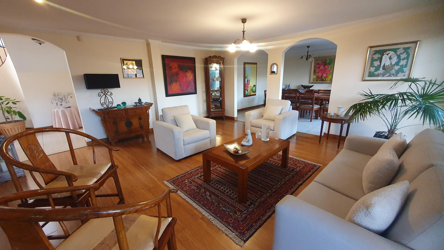 SE VENDE CASA DENTRO DE CONJUNTO EN CUMBAYA