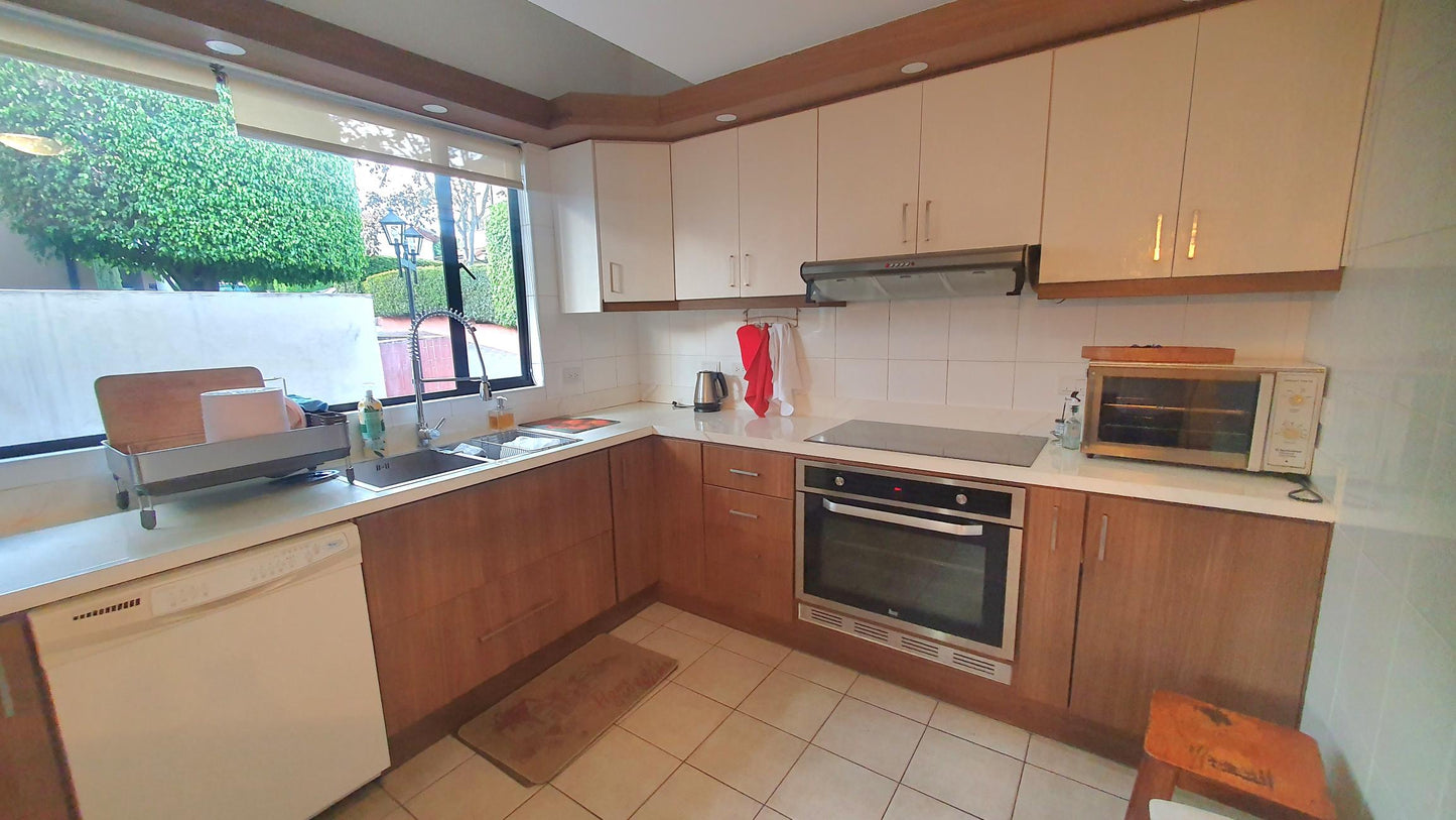 SE VENDE CASA DENTRO DE CONJUNTO EN CUMBAYA