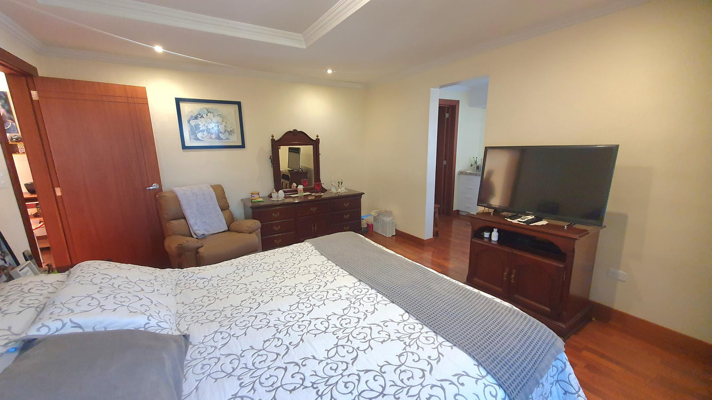 SE VENDE CASA DENTRO DE CONJUNTO EN CUMBAYA