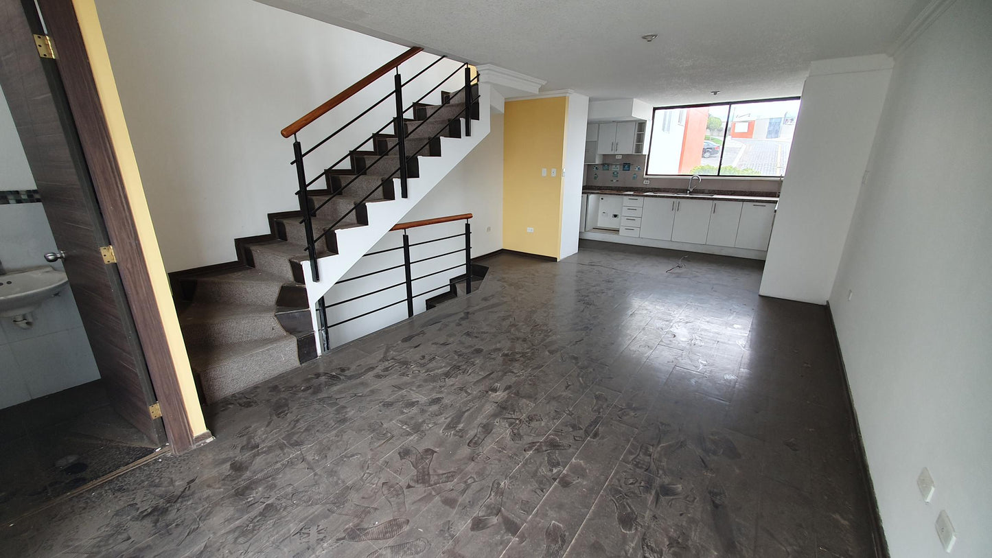 SE VENDE CASA SECTOR SAN ISIDRO - CALLE BUENOS AIRES Y DE LOS MUELLES.