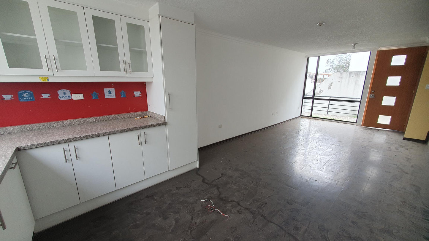 SE VENDE CASA SECTOR SAN ISIDRO - CALLE BUENOS AIRES Y DE LOS MUELLES.