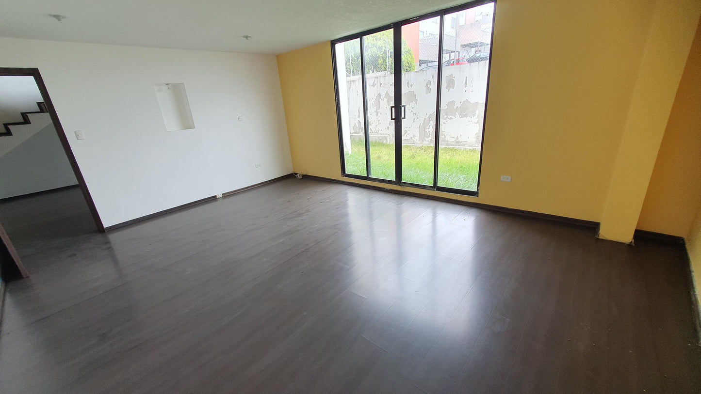 SE VENDE CASA SECTOR SAN ISIDRO - CALLE BUENOS AIRES Y DE LOS MUELLES.
