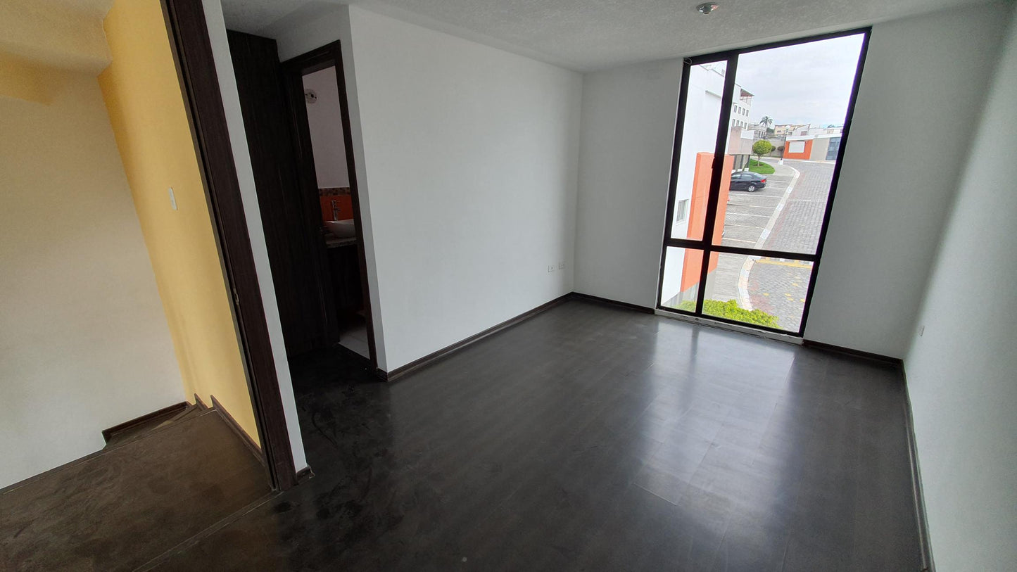 SE VENDE CASA SECTOR SAN ISIDRO - CALLE BUENOS AIRES Y DE LOS MUELLES.