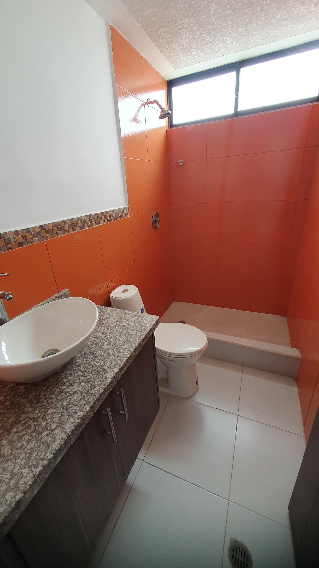SE VENDE CASA SECTOR SAN ISIDRO - CALLE BUENOS AIRES Y DE LOS MUELLES.