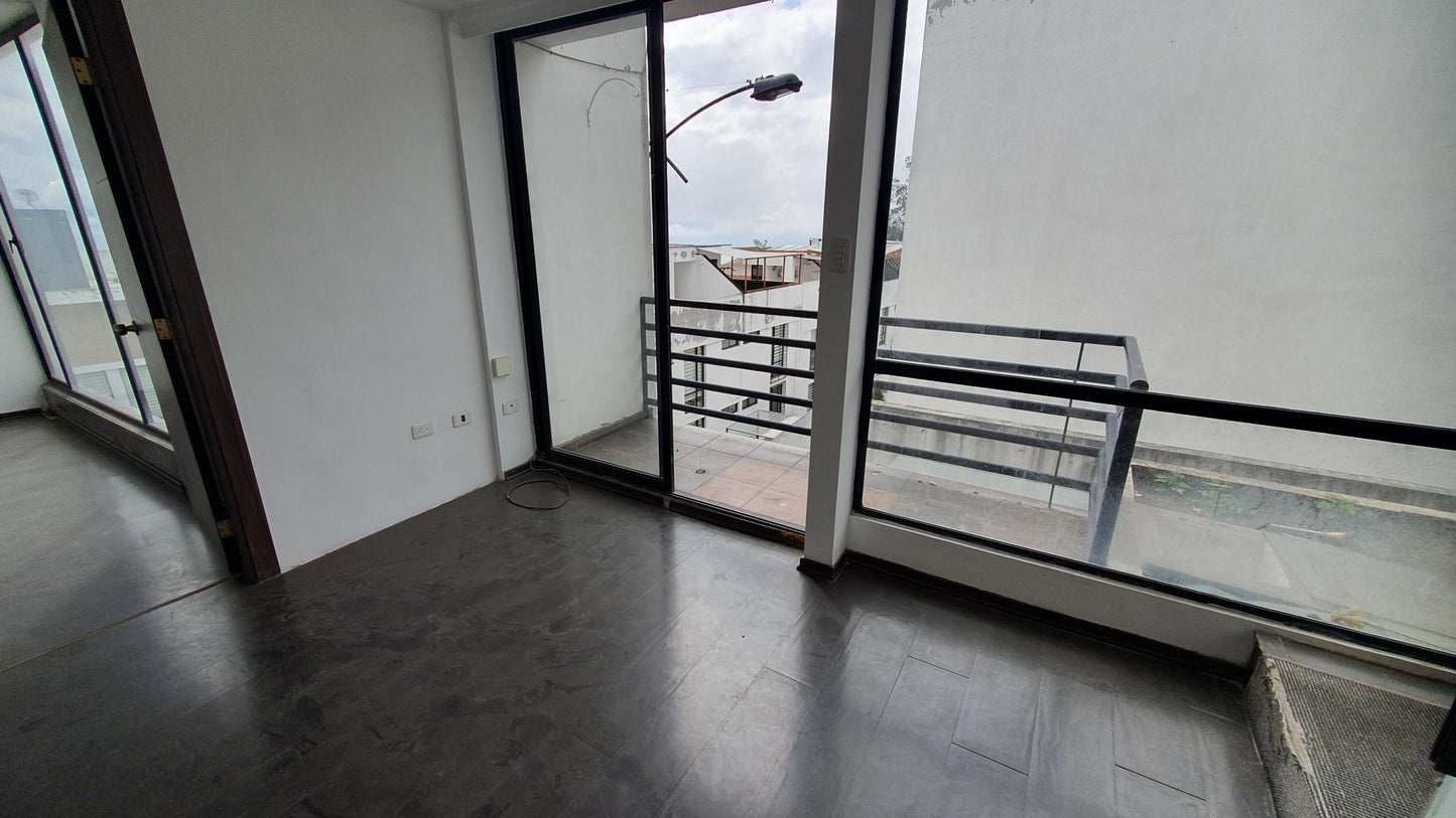SE VENDE CASA SECTOR SAN ISIDRO - CALLE BUENOS AIRES Y DE LOS MUELLES.