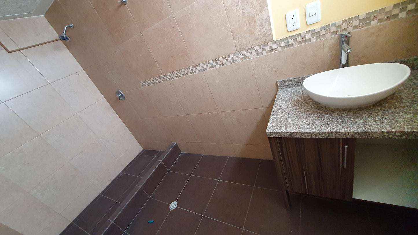SE VENDE CASA SECTOR SAN ISIDRO - CALLE BUENOS AIRES Y DE LOS MUELLES.