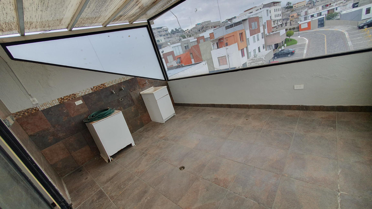 SE VENDE CASA SECTOR SAN ISIDRO - CALLE BUENOS AIRES Y DE LOS MUELLES.