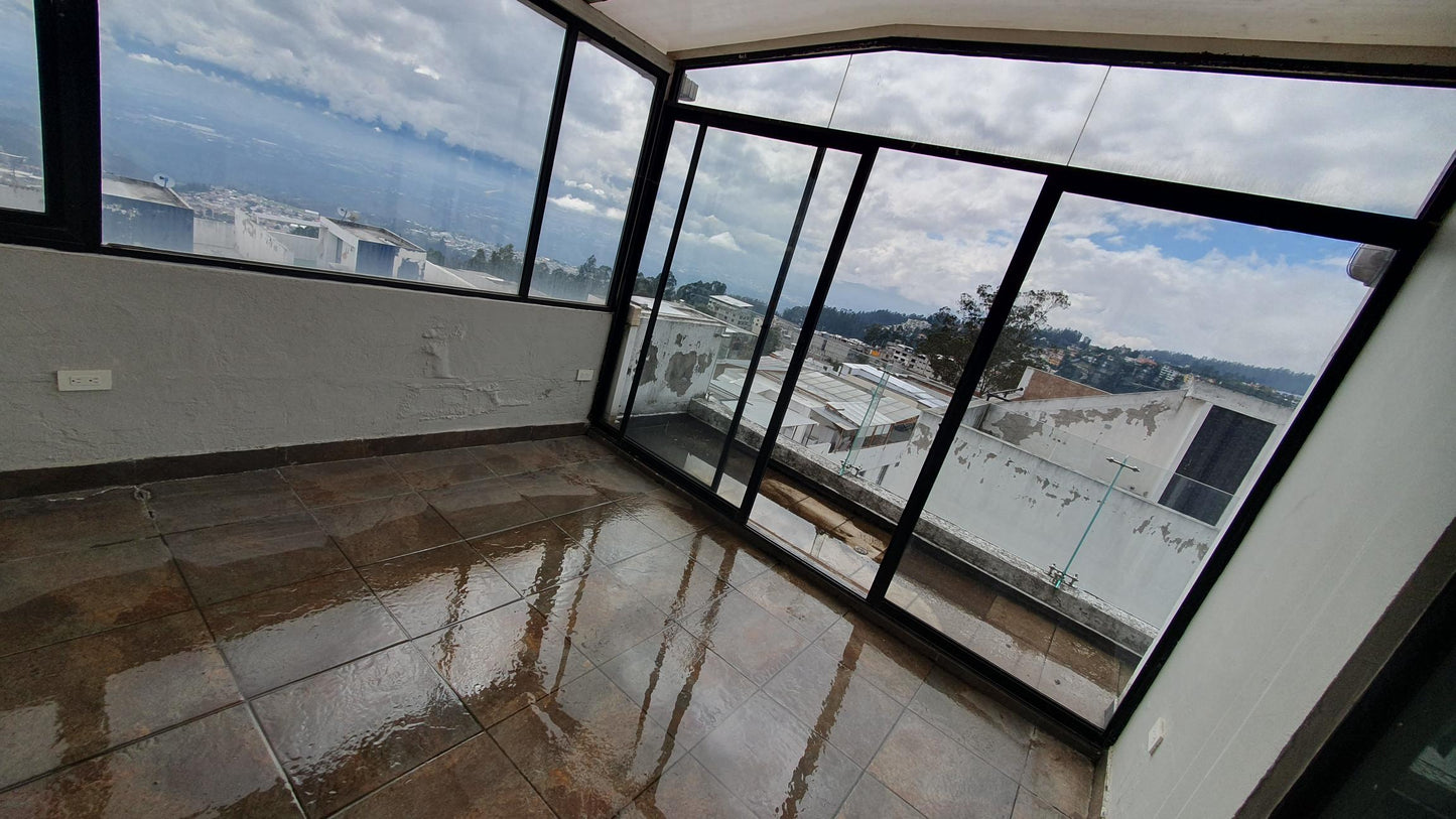 SE VENDE CASA SECTOR SAN ISIDRO - CALLE BUENOS AIRES Y DE LOS MUELLES.