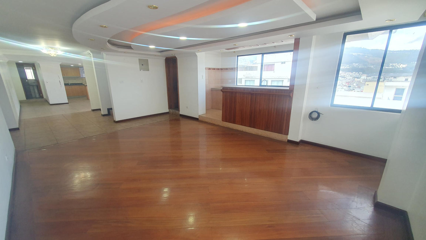 SE VENDE DUPLEX SECTOR COTOCOLLAO - CERCA DE LA REAL AUDIENCIA.