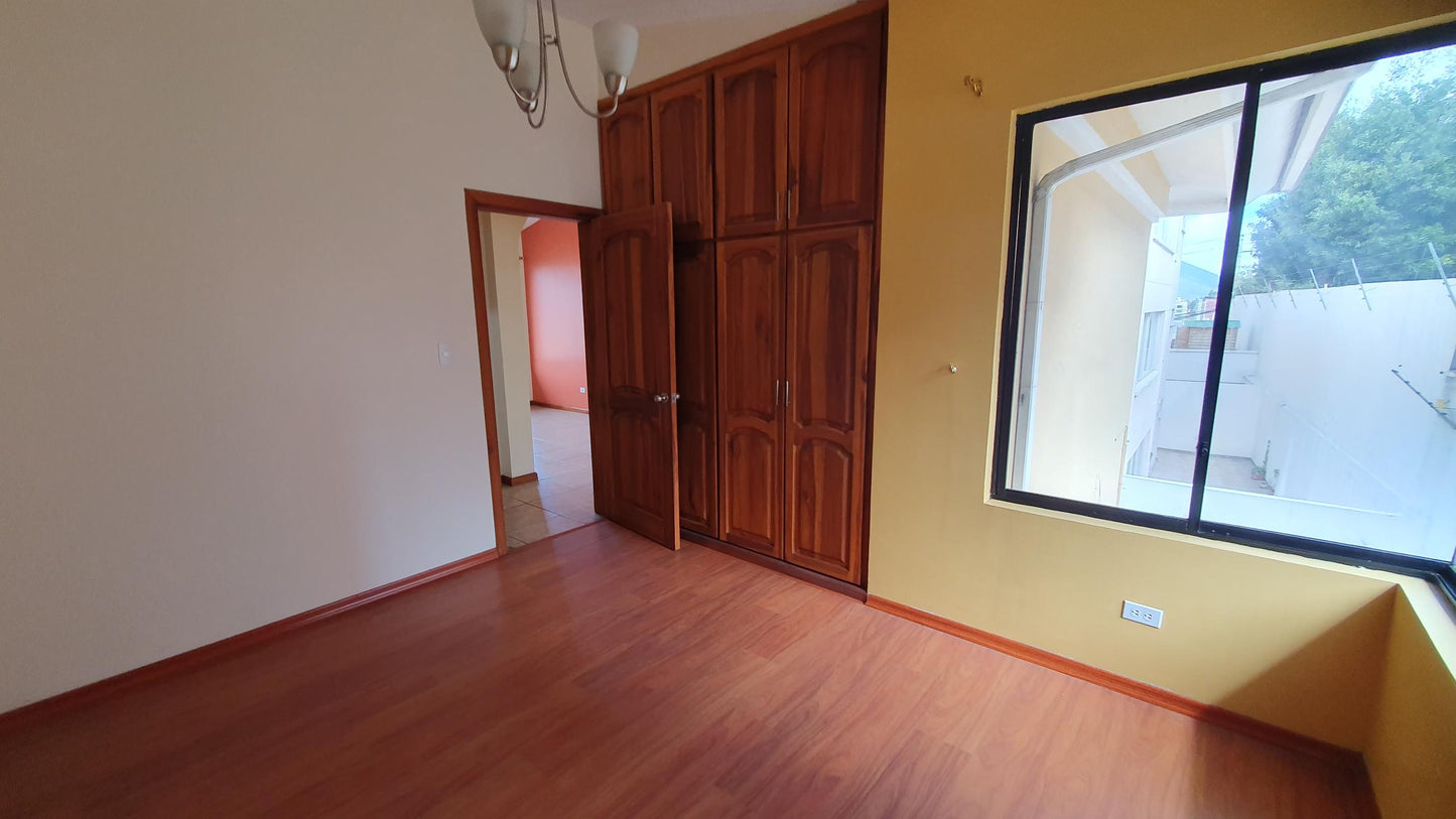 SE VENDE DUPLEX SECTOR COTOCOLLAO - CERCA DE LA REAL AUDIENCIA.