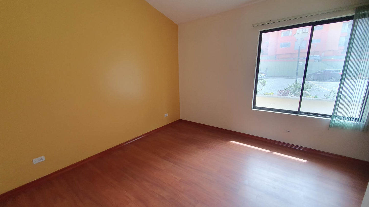 SE VENDE DUPLEX SECTOR COTOCOLLAO - CERCA DE LA REAL AUDIENCIA.
