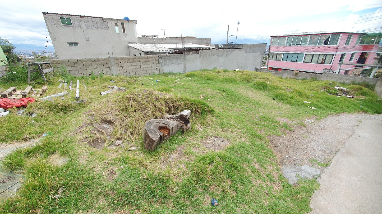 SE VENDE CASA CON TERRENO SECTOR SANTA ISABEL