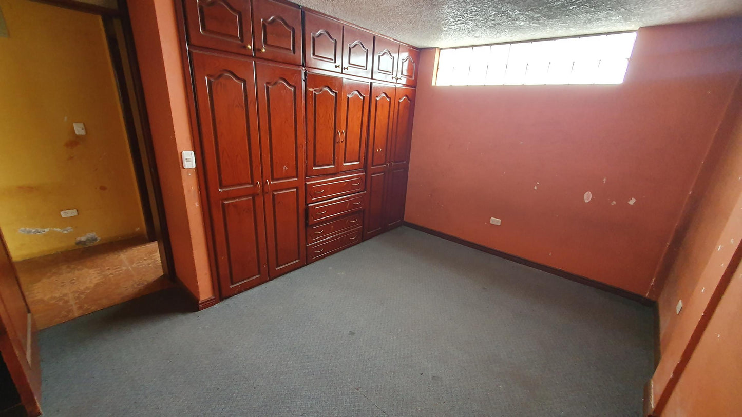 SE VENDE CASA CON TERRENO SECTOR SANTA ISABEL