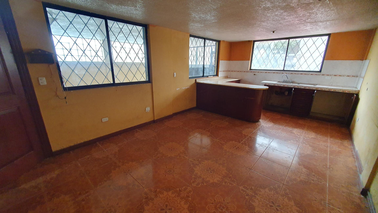 SE VENDE CASA CON TERRENO SECTOR SANTA ISABEL