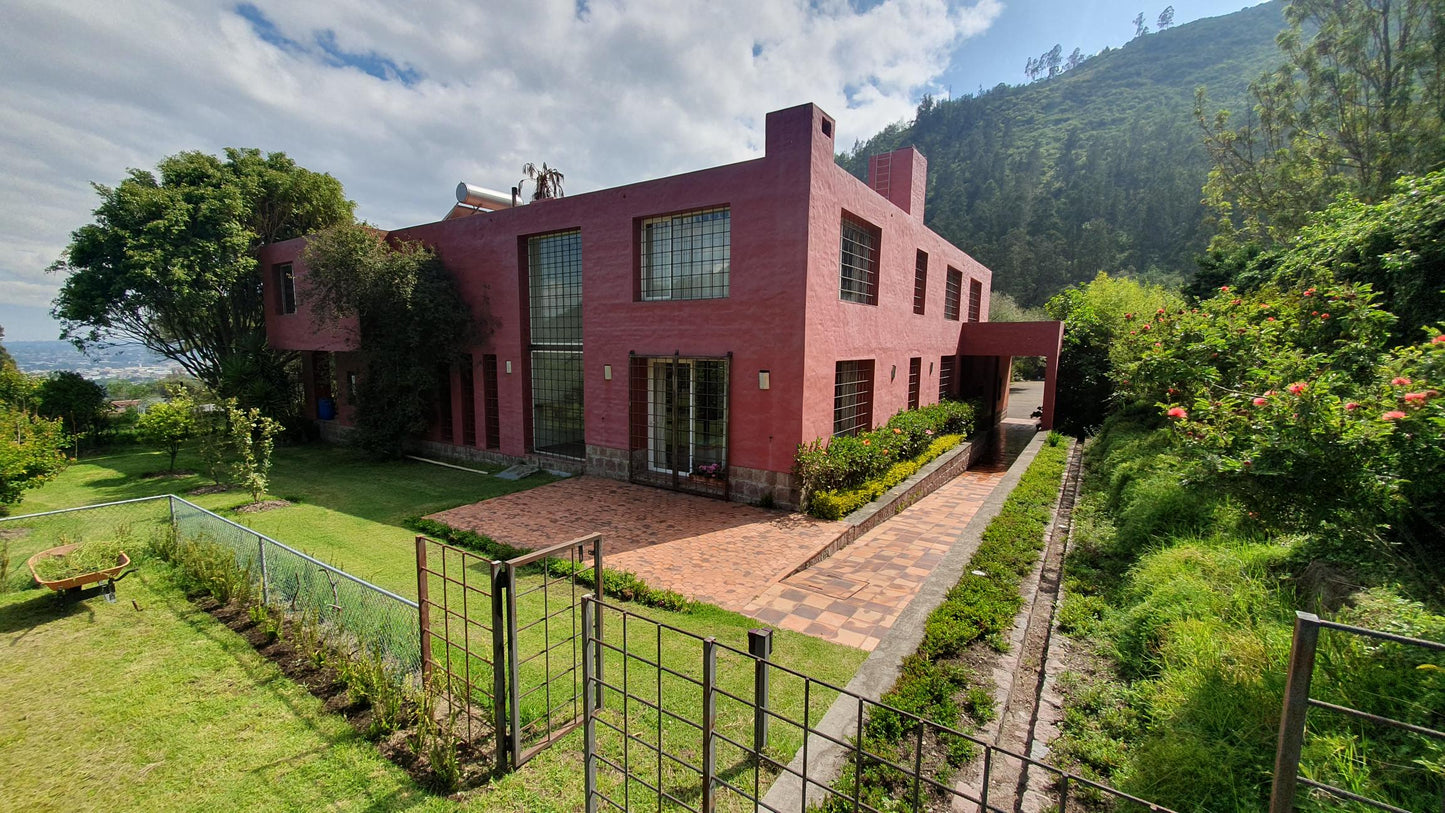 SE VENDE CASA EN TUMBACO DENTRO DEL CONJUNTO PACHOSALAS
