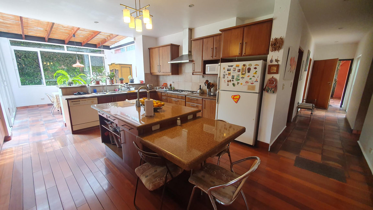SE VENDE CASA EN TUMBACO DENTRO DEL CONJUNTO PACHOSALAS