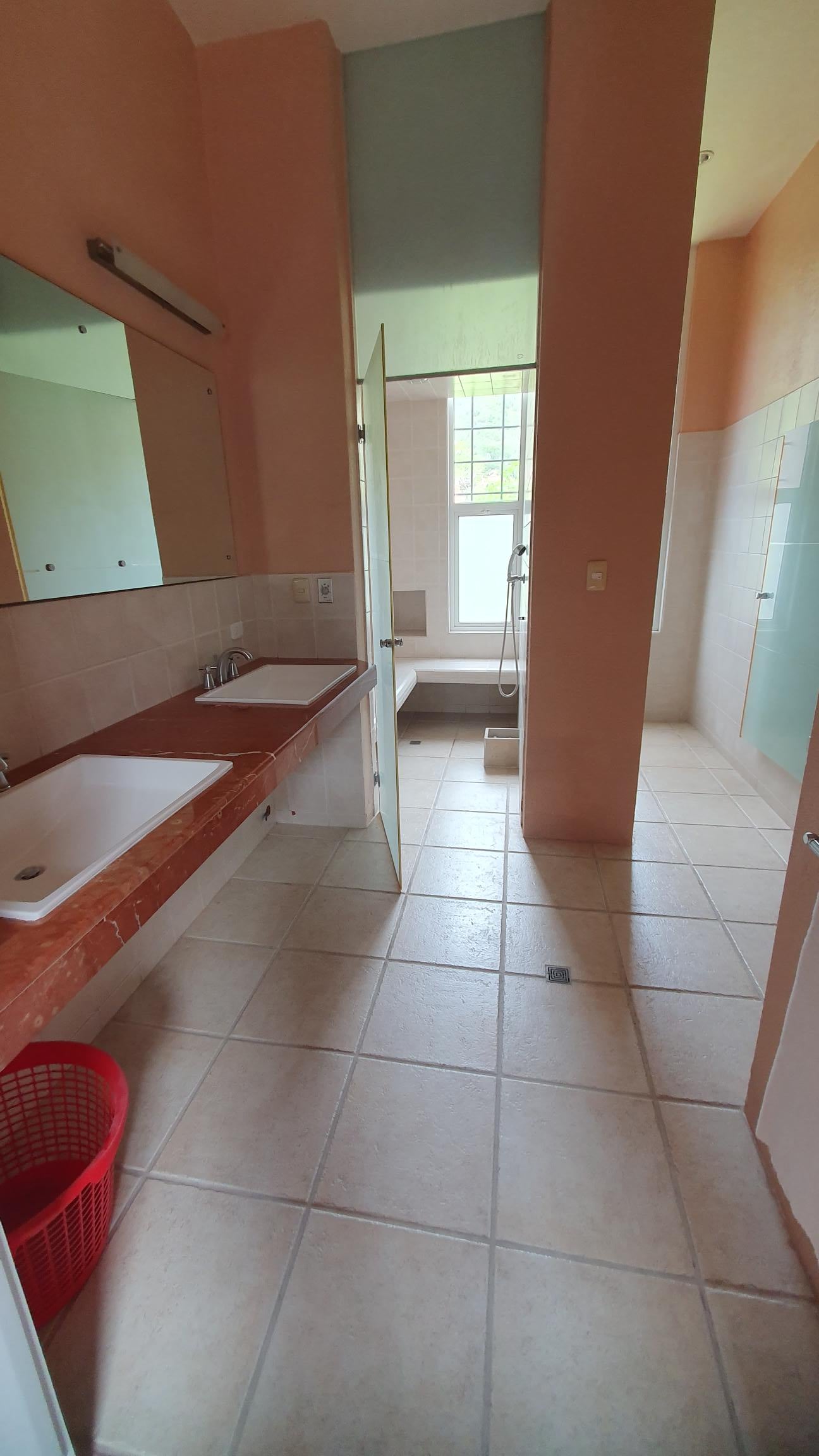 SE VENDE CASA EN TUMBACO DENTRO DEL CONJUNTO PACHOSALAS