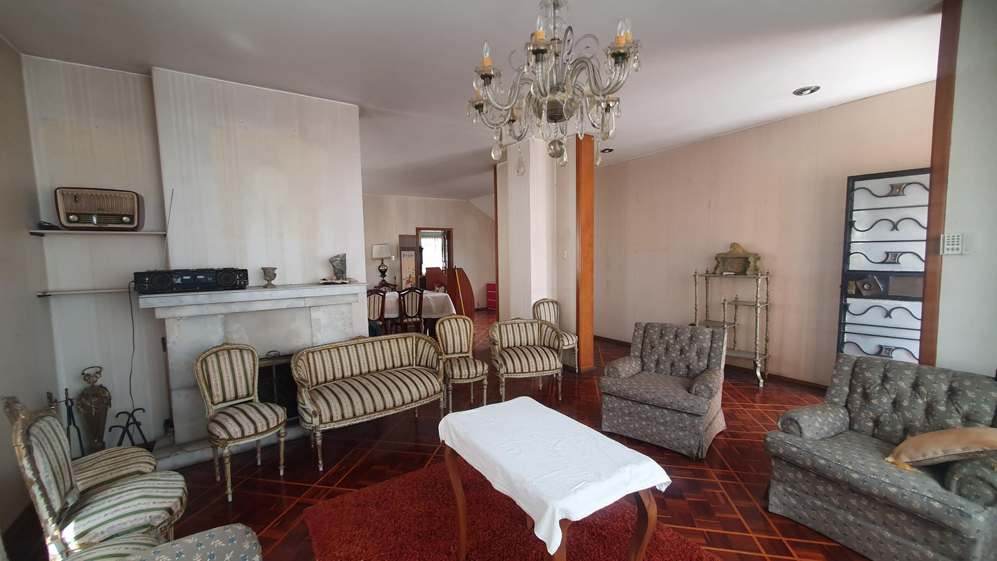 SE VENDE CASA SECTOR JUAN DE VELASCO Y AV. ORELLANA