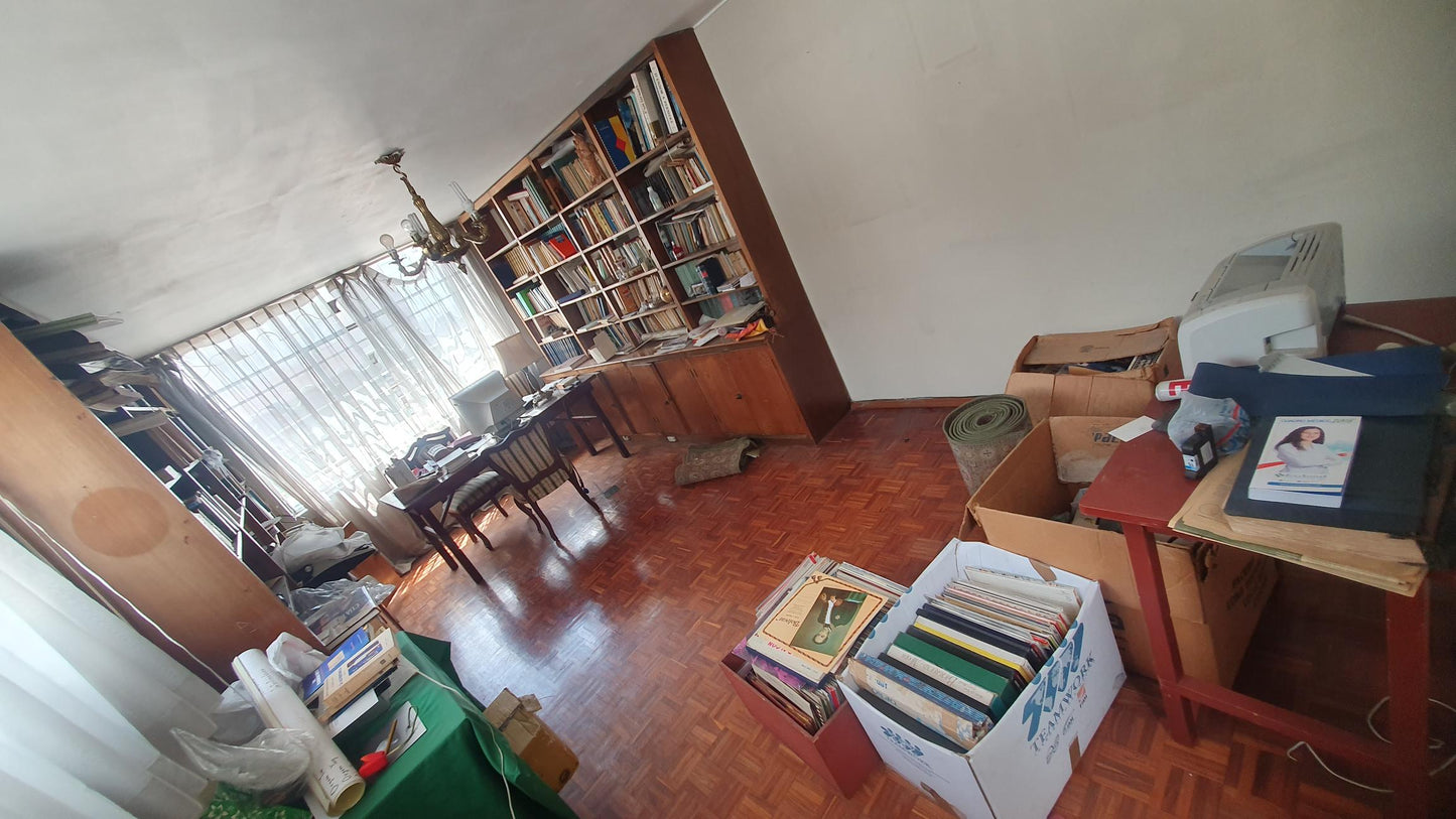 SE VENDE CASA SECTOR JUAN DE VELASCO Y AV. ORELLANA