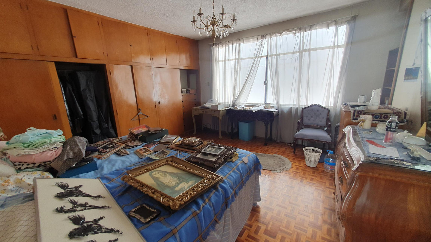 SE VENDE CASA SECTOR JUAN DE VELASCO Y AV. ORELLANA
