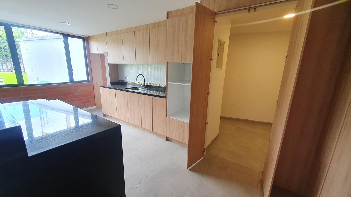 SE VENDE CASA EN SANGOLQUI - VALLE DE LOS CHILLOS