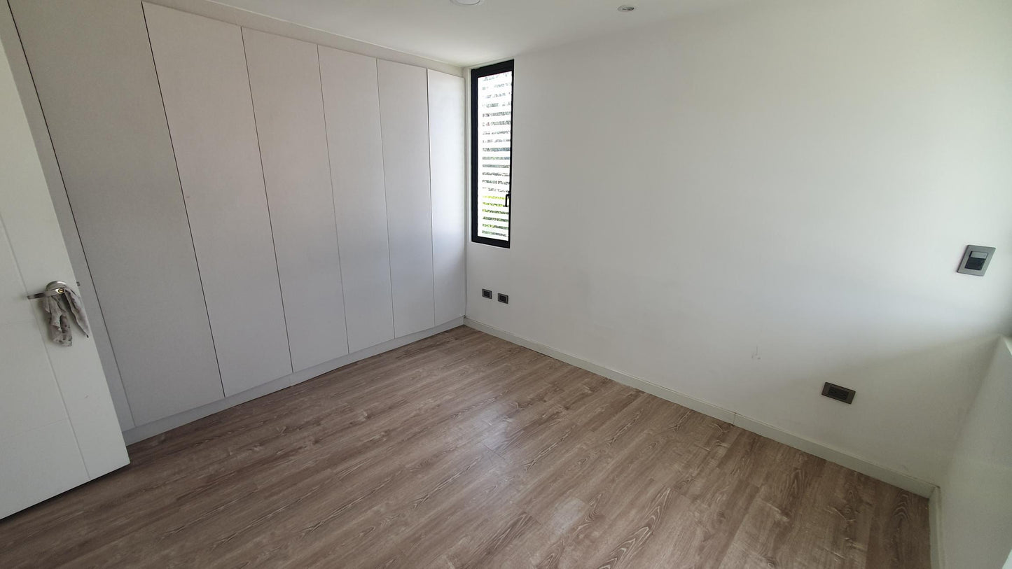 SE VENDE CASA EN SANGOLQUI - VALLE DE LOS CHILLOS
