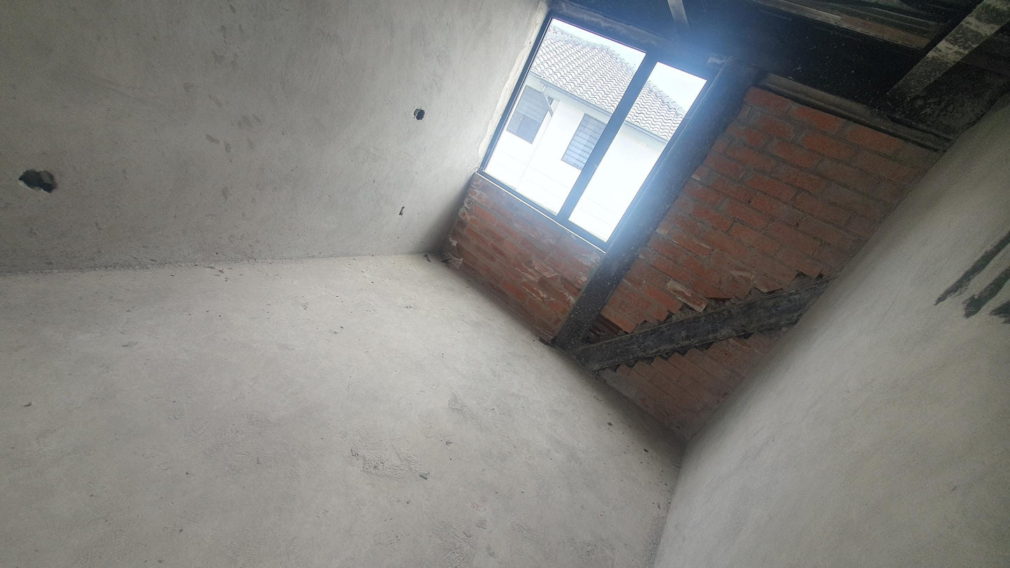 SE VENDE CASA EN SANGOLQUI - VALLE DE LOS CHILLOS