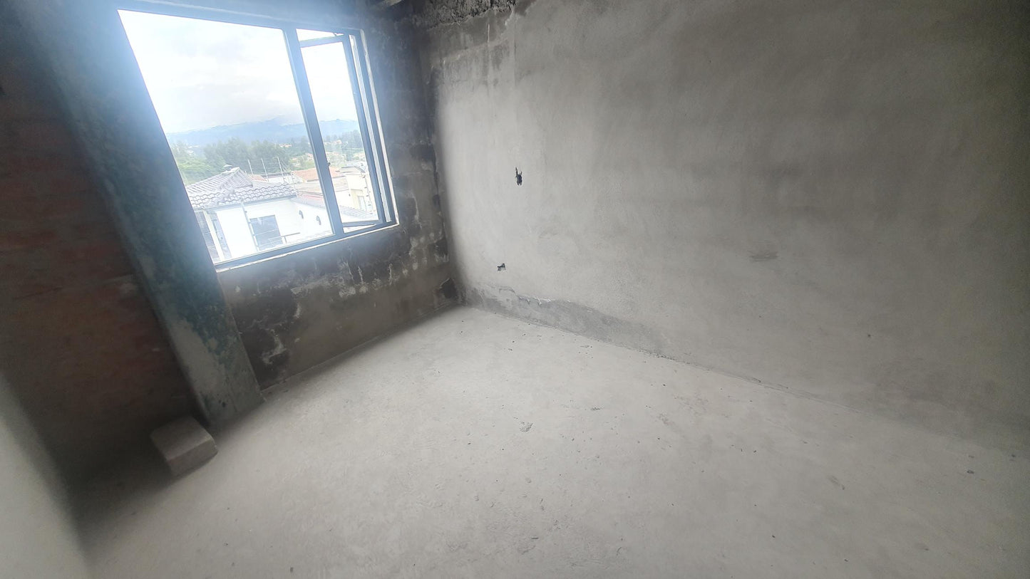 SE VENDE CASA EN SANGOLQUI - VALLE DE LOS CHILLOS
