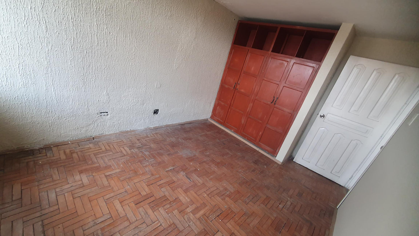 SE VENDE CASA SECTOR COTOCOLLAO CALLE GENERAL JOSE MARIA GUERRERO