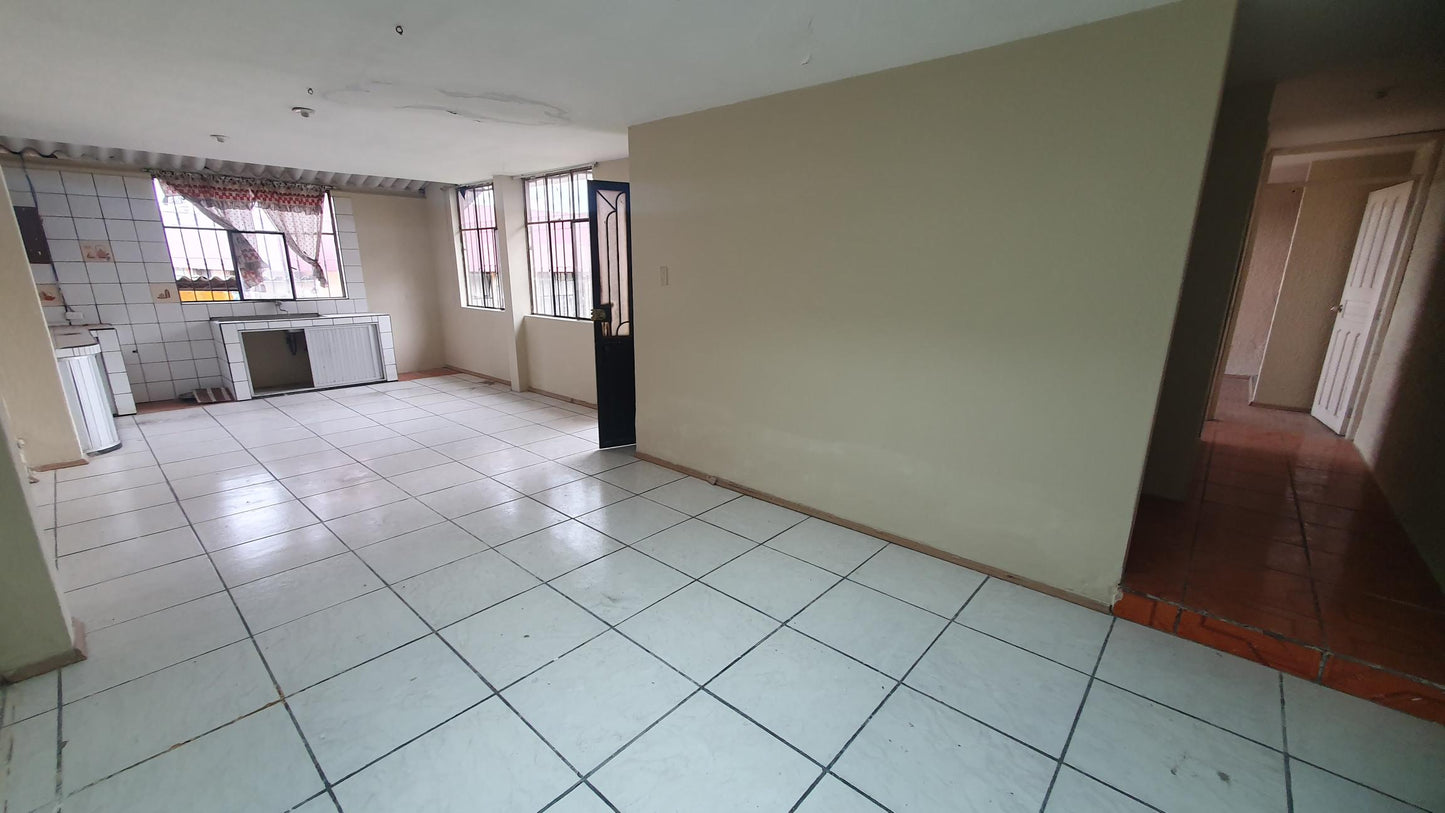 SE VENDE CASA SECTOR COTOCOLLAO CALLE GENERAL JOSE MARIA GUERRERO