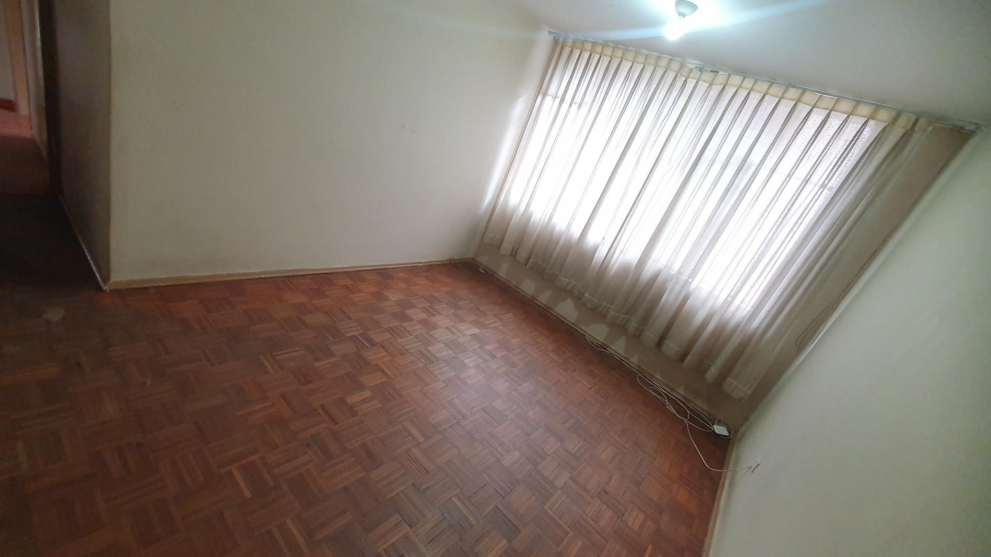 SE VENDE CASA SECTOR COTOCOLLAO CALLE GENERAL JOSE MARIA GUERRERO