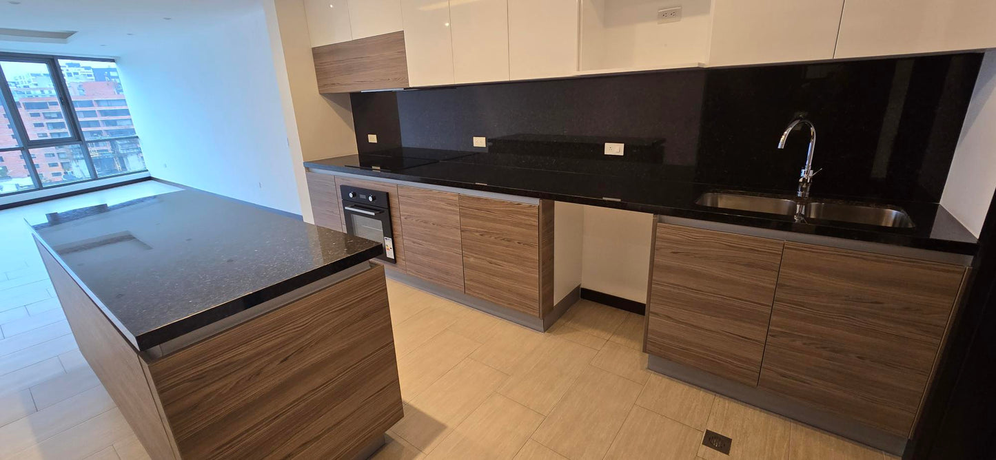 SE ARRIENDA DEPARTAMENTO SECTOR BOSMEDIANO Y AV. 6 DE DICIEMBRE.