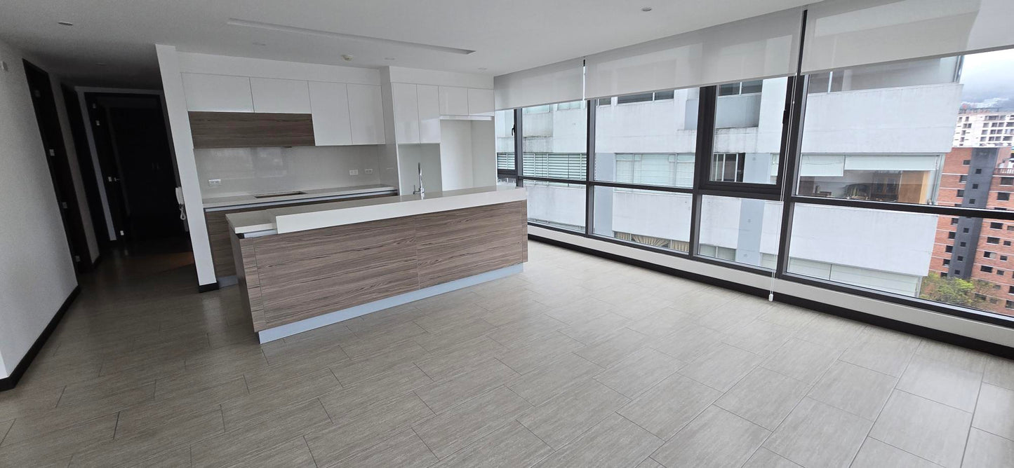 SE VENDE DEPARTAMENTO SECTOR BOSMEDIANO Y AV. 6 DE DICIEMBRE.