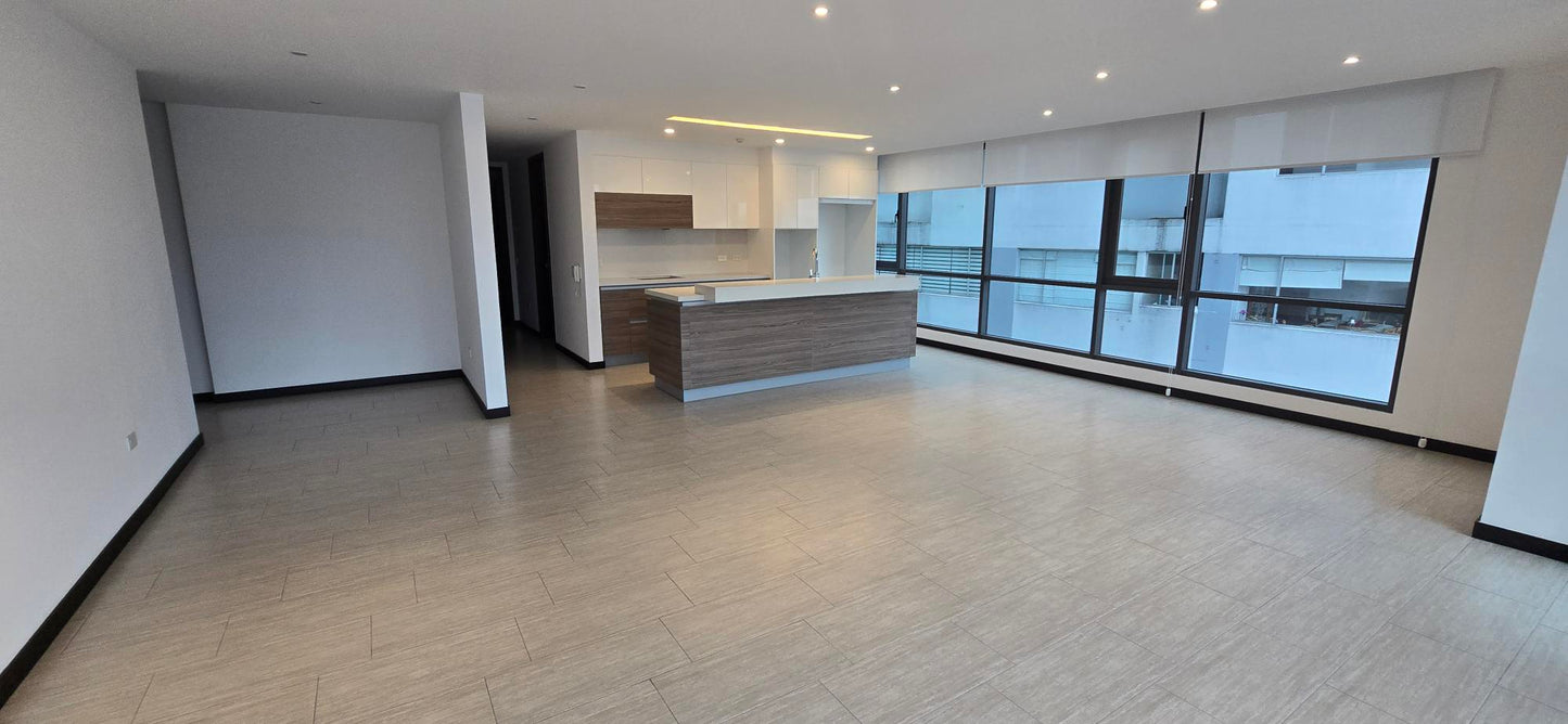 SE VENDE DEPARTAMENTO SECTOR BOSMEDIANO Y AV. 6 DE DICIEMBRE.