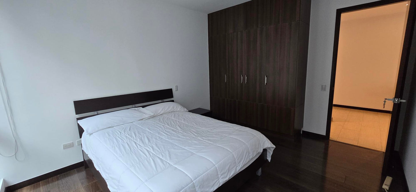 SE ARRIENDA DEPARTAMENTO AMOBLADO SECTOR BOSMEDIANO Y AV. 6 DE DICIEMBRE.
