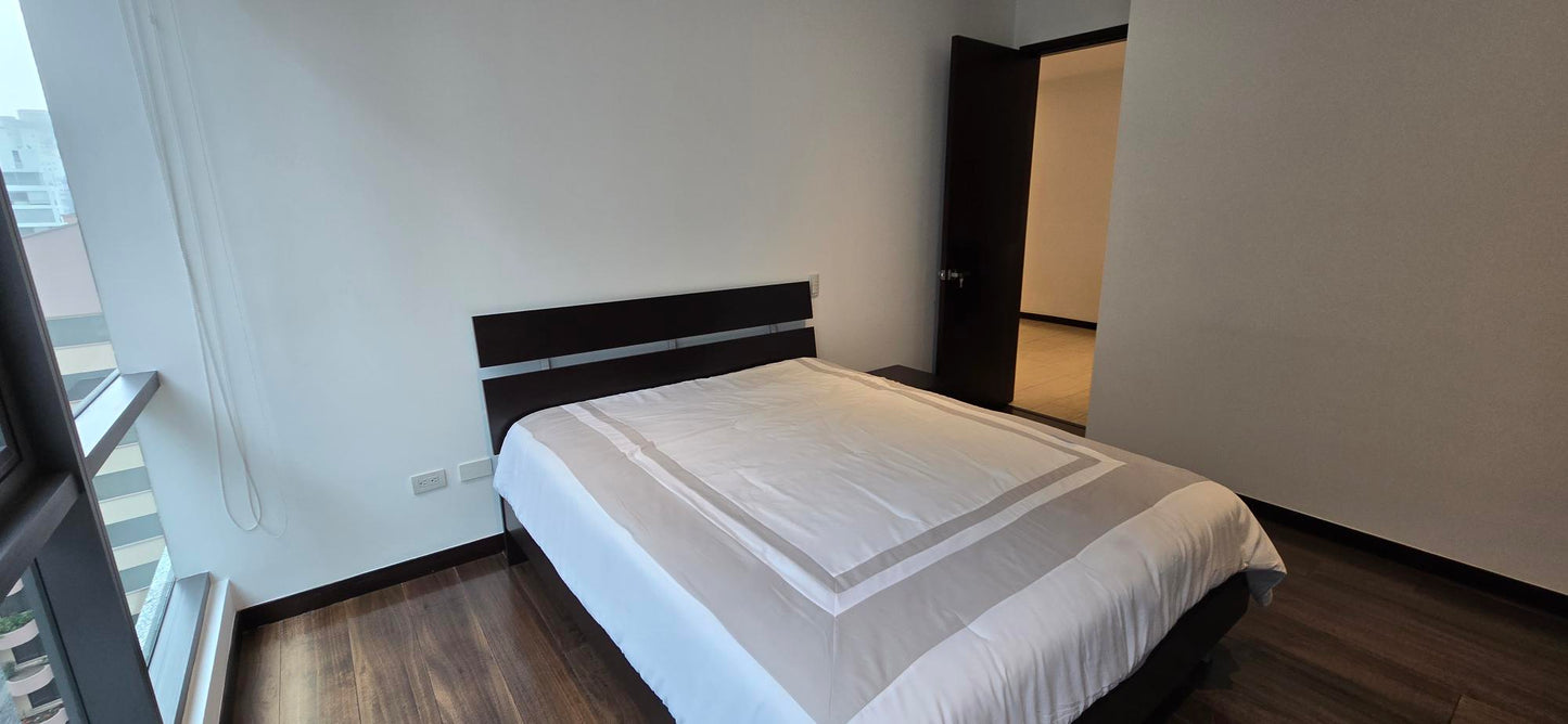 SE ARRIENDA DEPARTAMENTO AMOBLADO SECTOR BOSMEDIANO Y AV. 6 DE DICIEMBRE.