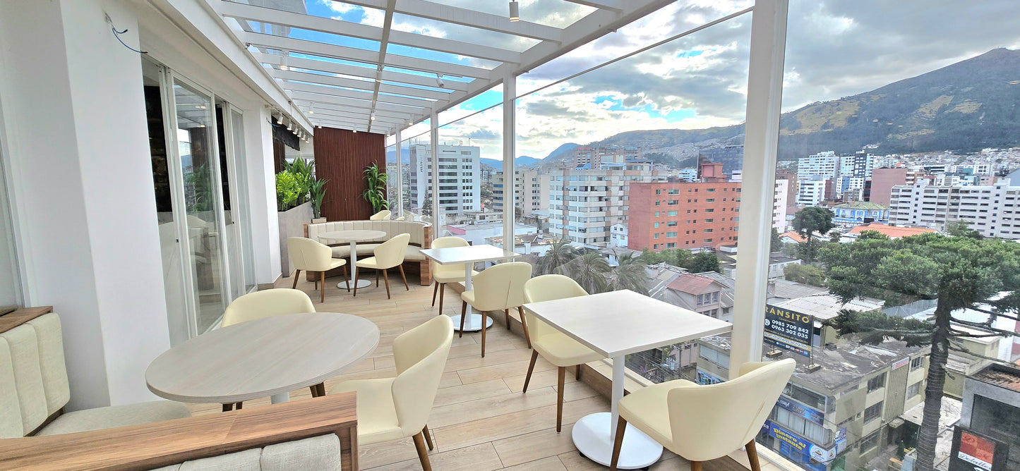 SE VENDE HOTEL SECTOR AV. 6 DE DICIEMBRE Y SAN IGNACIO