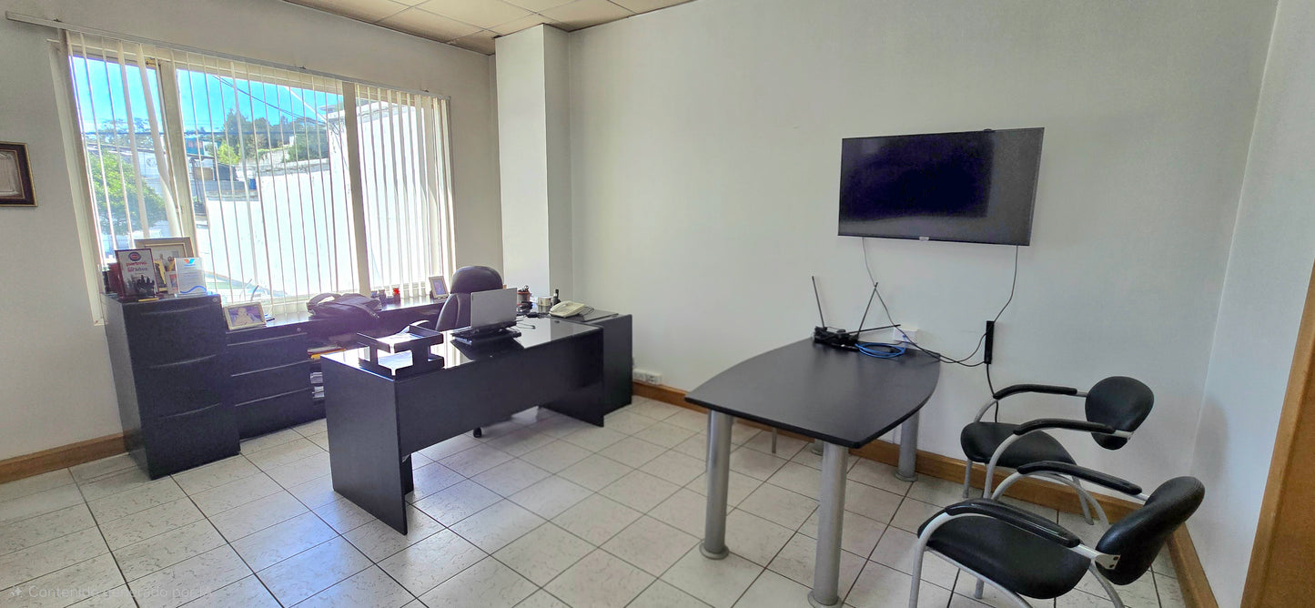 SE VENDE BODEGAS CON OFICINAS SECTOR EL CONDADO.